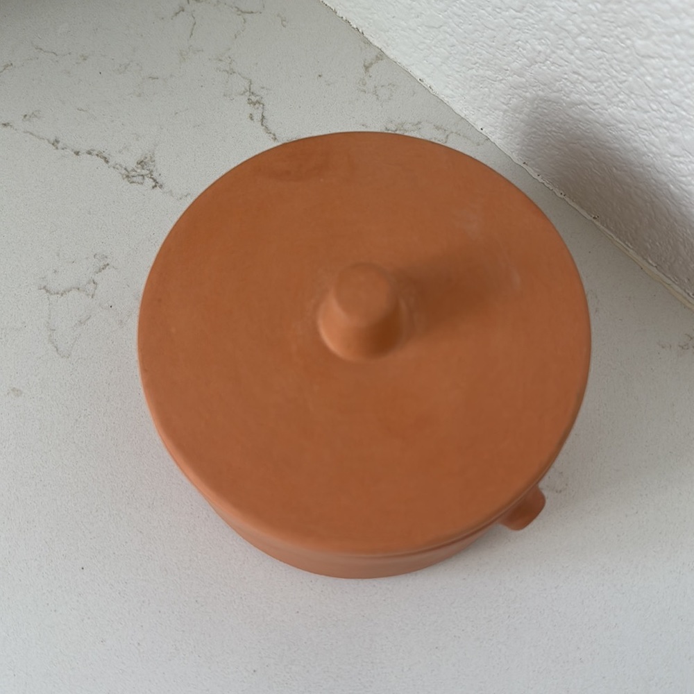 Terracotta Container - Picture 2 of 4